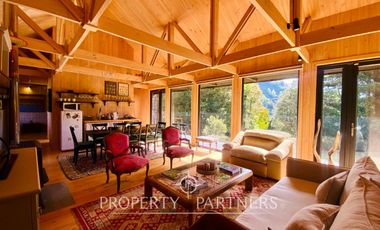 Exclusiva y acogedora casa de campo en preciosa laguna privada de 15 ha.