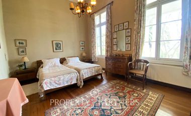 ARRIENDO POR DIA encantadora casa  en privilegiada ubicación de Zapallar, a pasos de la playa