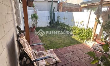 Casa en Venta en Av. tte.cruz con Ancahual