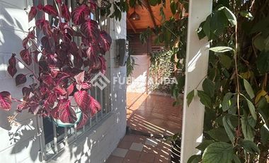 Casa en Venta en Av. tte.cruz con Ancahual