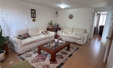Casa en Venta en Av. tte.cruz con Ancahual