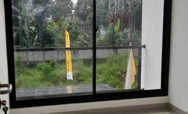 Jual Rumah 2 Lantai Modern Strategis Pinggir Jalan Mustikasari Dekat Tol Bekasi Timur SHM