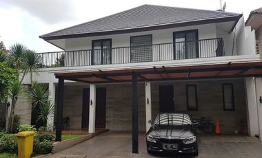 Rumah cantik nyaman di Kemang Dalam Townhouse Exclusive