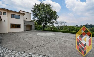 RENTA DE CASA EN HACIENDA VALLE ESCONDIDO