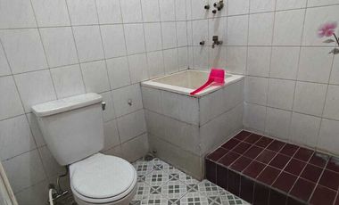 Disewakan rumah di kembar mas siap huni