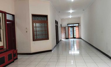 Disewakan rumah di kembar mas siap huni