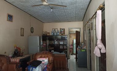 Rumah dekat dengan Tebet Ecopark, Stasiun Cawang, dan MT Haryono