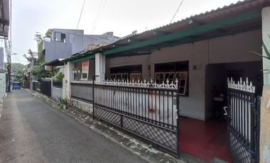 Rumah dekat dengan Tebet Ecopark, Stasiun Cawang, dan MT Haryono