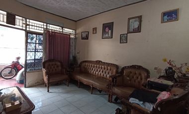 Rumah dekat dengan Tebet Ecopark, Stasiun Cawang, dan MT Haryono