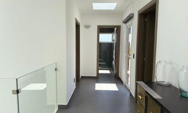 Venta y Renta Casa en Altozano Querétaro