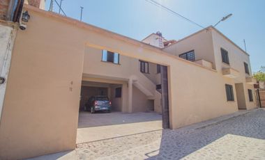 En Venta Casa con departamento en San Miguel – A 10 min caminando al Centro