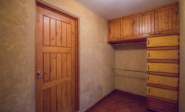 En Venta Casa con departamento en San Miguel – A 10 min caminando al Centro