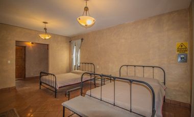 En Venta Casa con departamento en San Miguel – A 10 min caminando al Centro