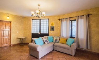 En Venta Casa con departamento en San Miguel – A 10 min caminando al Centro