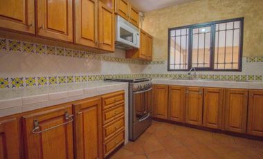 En Venta Casa con departamento en San Miguel – A 10 min caminando al Centro