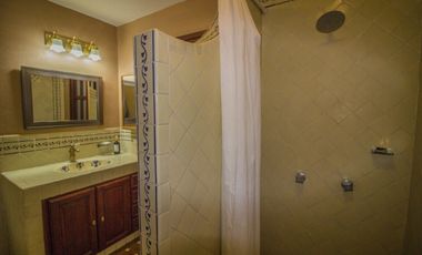 En Venta Casa con departamento en San Miguel – A 10 min caminando al Centro
