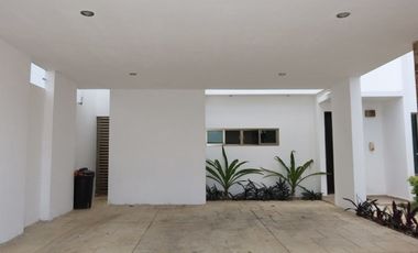 Casa 3 Recámaras en Esquina con Piscina, Temozón