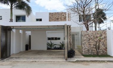 Casa 3 Recámaras en Esquina con Piscina, Temozón