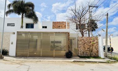 Casa 3 Recámaras en Esquina con Piscina, Temozón