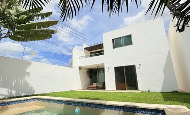 Casa 3 Recámaras en Esquina con Piscina, Temozón