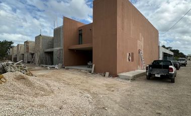 Townhouse 2 Recámaras con Jardín Privado en Temozón Norte