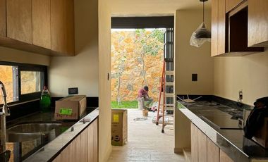 Townhouse 2 Recámaras con Jardín Privado en Temozón Norte