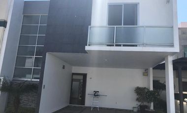 RENTA CASA EN PUEBLA. CUAUTLANCINGO