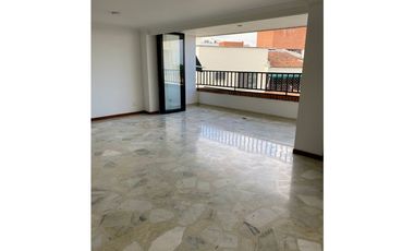 APARTAMENTO REMODELADO ILUMINADO