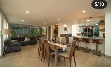 Venta de casa de 3 niveles en Sabaneta