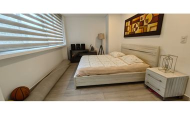 Venta de casa de 3 niveles en Sabaneta