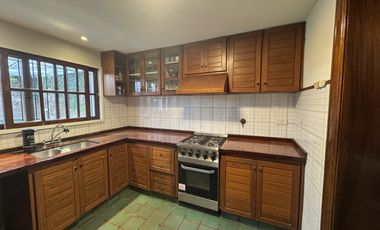 Casa de 6 ambientes con jardin, pileta y parrilla en venta en Vicente Lopez