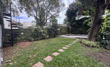 Casa de 6 ambientes con jardin, pileta y parrilla en venta en Vicente Lopez