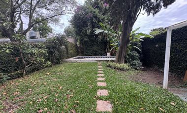 Casa de 6 ambientes con jardin, pileta y parrilla en venta en Vicente Lopez