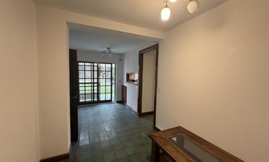Casa de 6 ambientes con jardin, pileta y parrilla en venta en Vicente Lopez