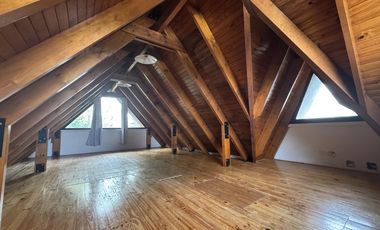 Casa de 6 ambientes con jardin, pileta y parrilla en venta en Vicente Lopez