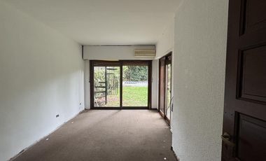 Casa de 6 ambientes con jardin, pileta y parrilla en venta en Vicente Lopez
