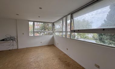 Casa de 6 ambientes con jardin, pileta y parrilla en venta en Vicente Lopez