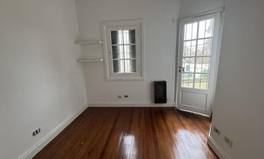 Casa de 6 ambientes con jardin, pileta y parrilla en venta en Vicente Lopez