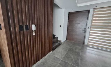 Renta Preciosa Casa Nueva a Estrenar en Lomas zona distrito escolar