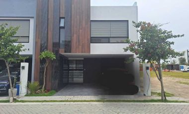 Renta Preciosa Casa Nueva a Estrenar en Lomas zona distrito escolar