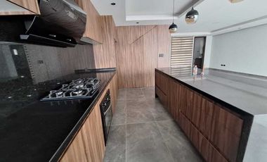 Renta Preciosa Casa Nueva a Estrenar en Lomas zona distrito escolar