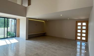 Se vende preciosa casa en Atlixco en Fraccionamiento Finca las Memorias.