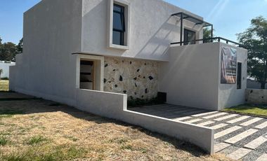 Se vende preciosa casa en Atlixco en Fraccionamiento Finca las Memorias.