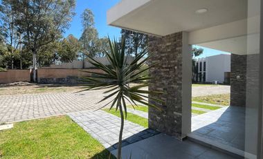 Se vende preciosa casa en Atlixco en Fraccionamiento Finca las Memorias.
