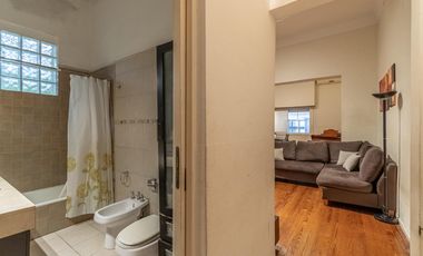 Venta PH 3 ambientes  con dependencia al frente  en Villa Urquiza.