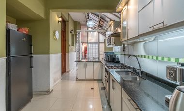 Venta PH 3 ambientes  con dependencia al frente  en Villa Urquiza.