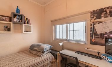 Venta PH 3 ambientes  con dependencia al frente  en Villa Urquiza.