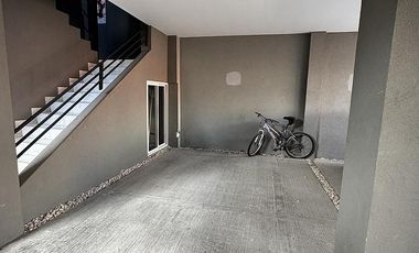 Departamento monoambiente con cochera en lanus