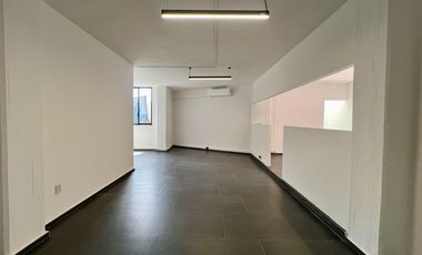 Oficina en renta a 2 cuadras av mexico