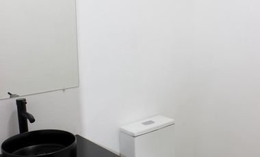Oficina en renta a 2 cuadras av mexico